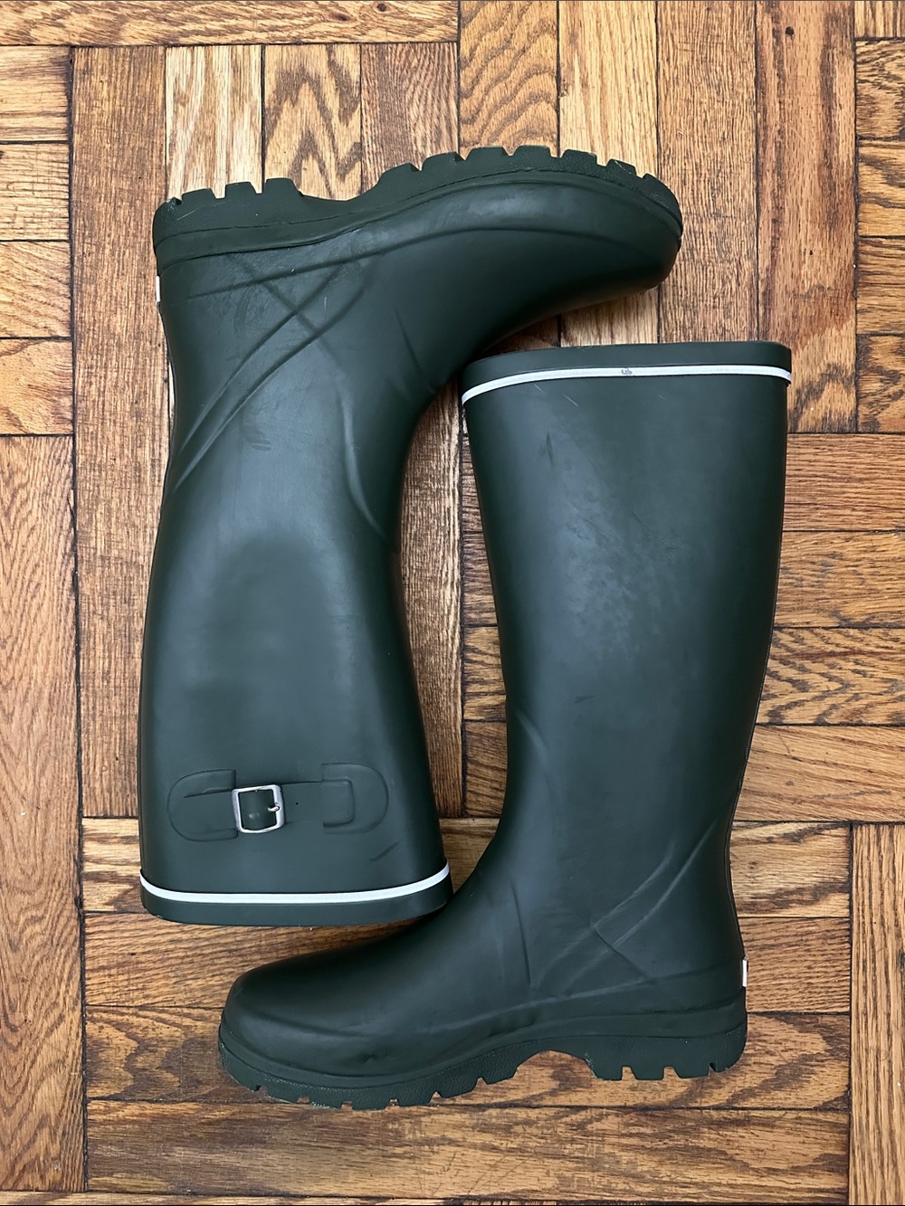 Women's Squall Buckle Tall Rain Boots COLOR: Fresh Evergreen - Picture 5 of 9